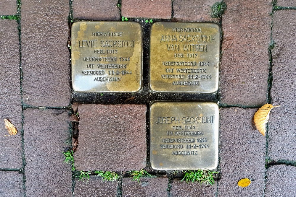 Stolpersteine Nieuwe Uilenburgerstraat 72-74