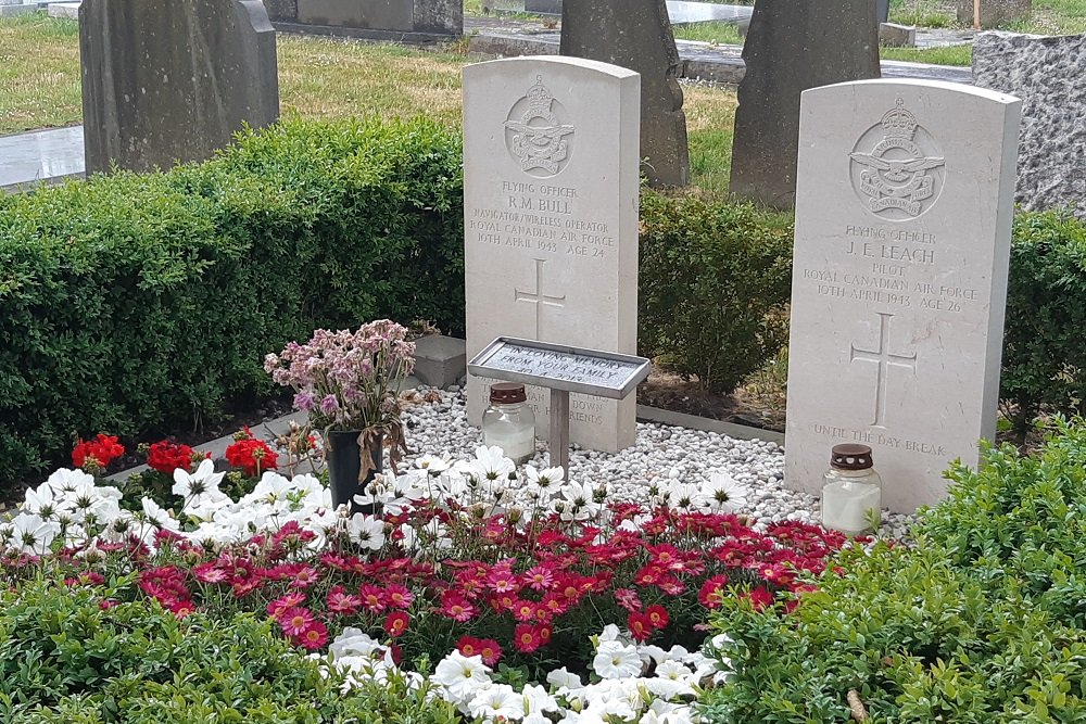Commonwealth War Graves Communal Cemetery IJlst #2