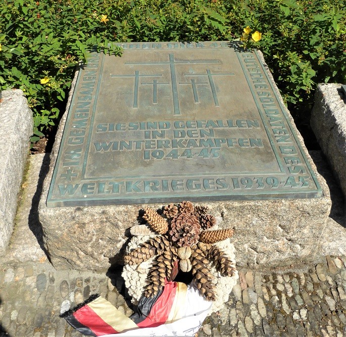 Monument op Duitse Oorlogsbegraafplaats Sandweiler #3
