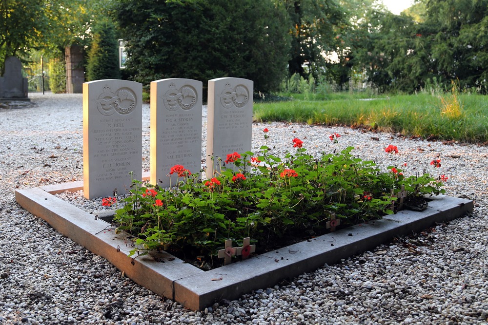 Commonwealth War Graves Old General Cemetery Beesd #2