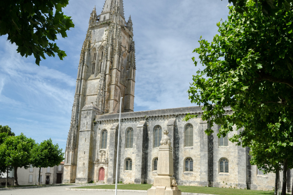 Oorlogsmonument Marennes #1