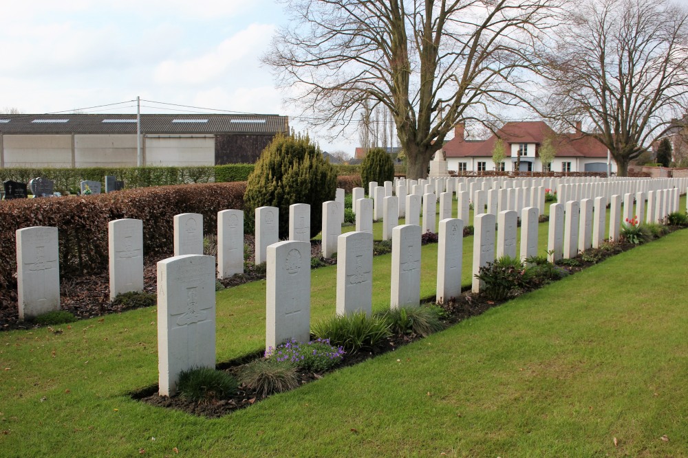 Commonwealth War Cemetery Dickebusch New Military Extension #2