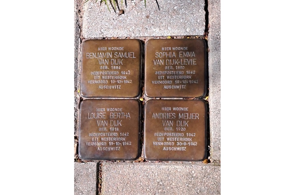 Stolpersteine Julianalaan 121 #1