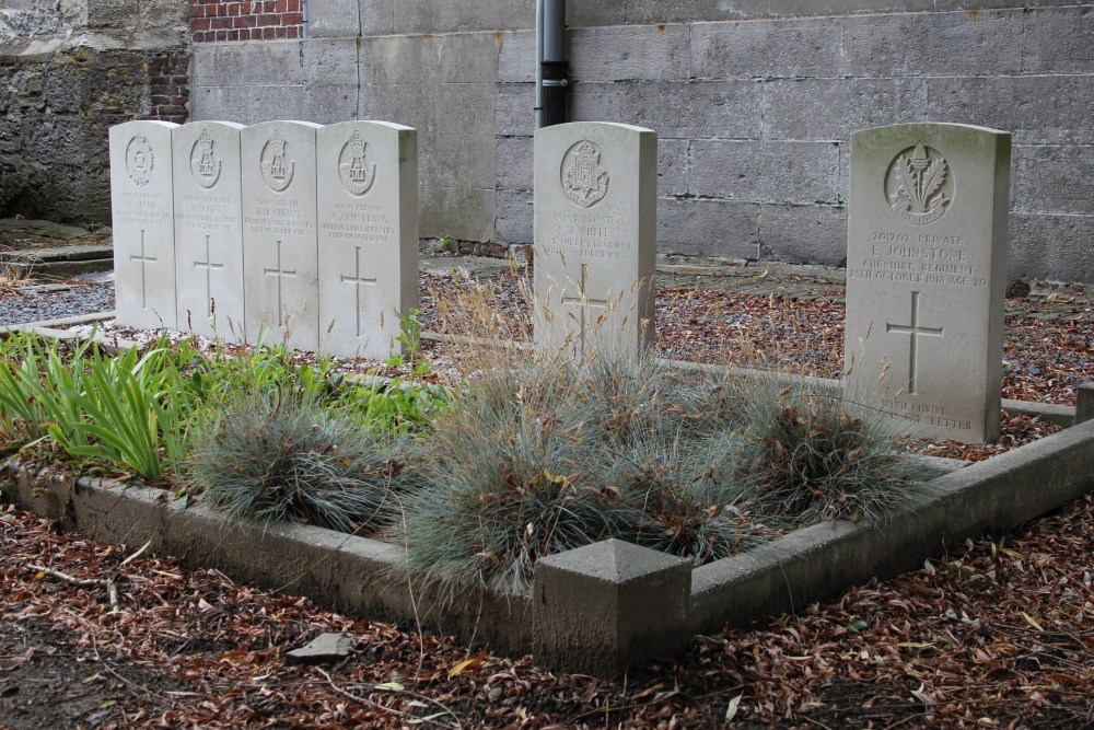 Commonwealth War Graves Outrijve #3