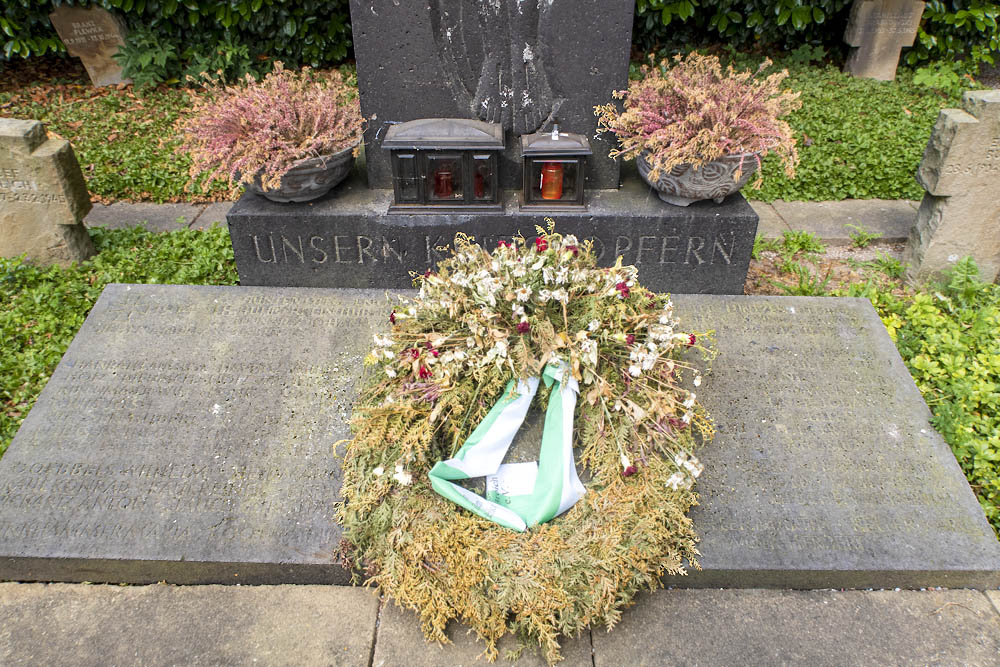 Duitse Oorlogsgraven en Monument Broich #2