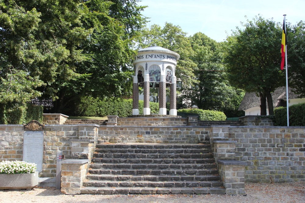 War Memorial Embourg #1