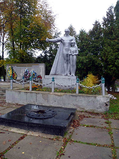 Sovjet Oorlogsbegraafplaats Ivanychi #3