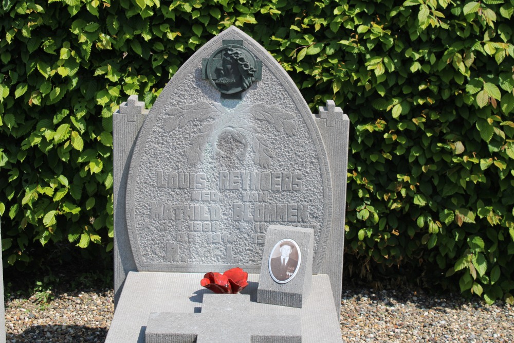 Belgian Graves Veterans Lummen Tiewinkel