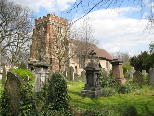 Commonwealth War Graves St. Mary Magdalene Churchyard #1