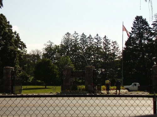 Commonwealth War Graves Elmdale Memorial Park #1