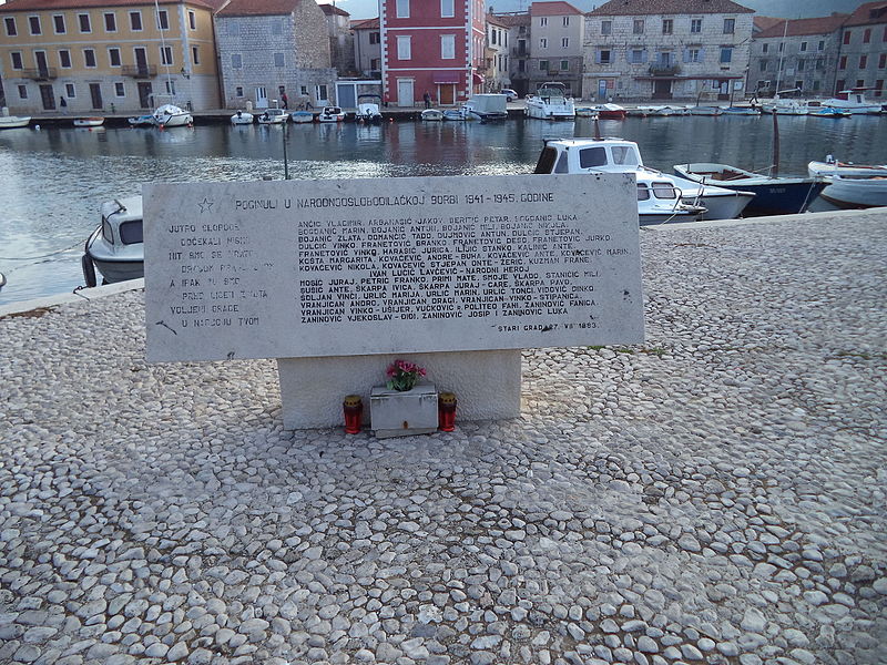 Monument Omgekomen Partizanen Stari Grad