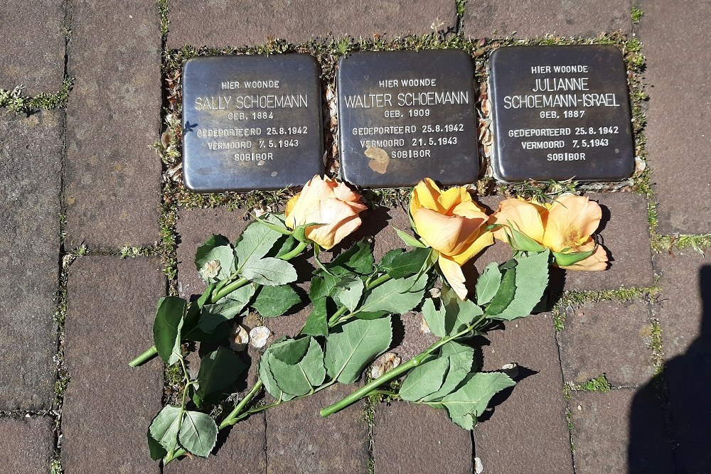 Stolpersteine Broekhuizenstraat 43