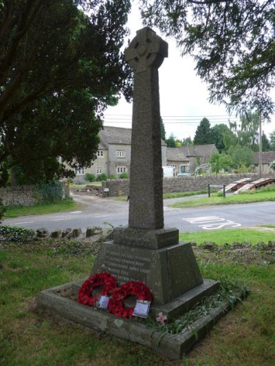 Oorlogsmonument Kington Langley #1