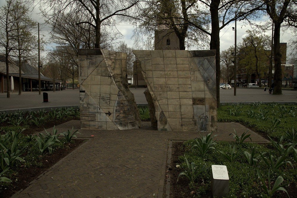 Oorlogsmonument Emmen #1