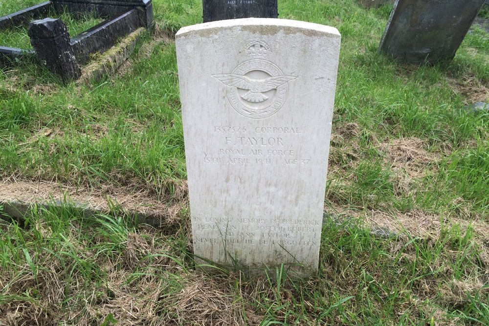 Commonwealth War Grave Penuel Calvinistic Methodist Burial Ground
