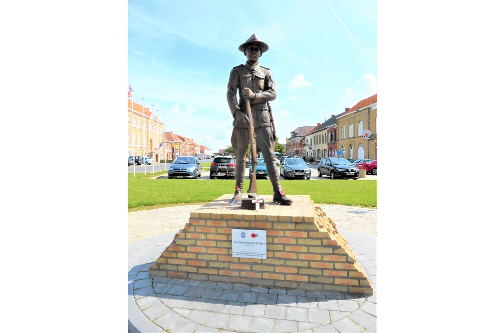 Memorial The New Zealand Soldier