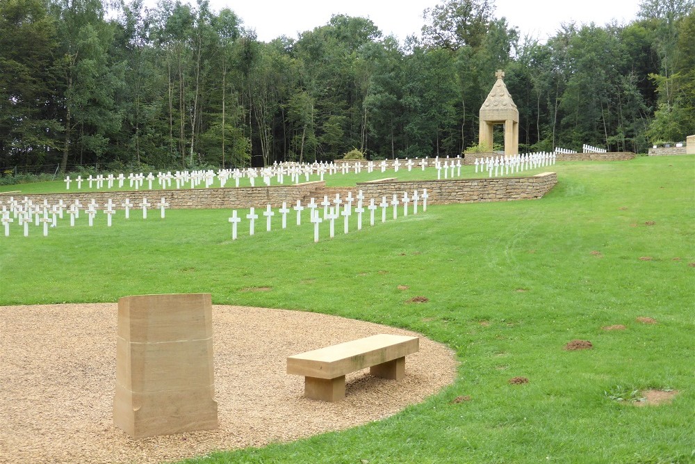 Franse Oorlogsbegraafplaats Rossignol-Orée de la Foret