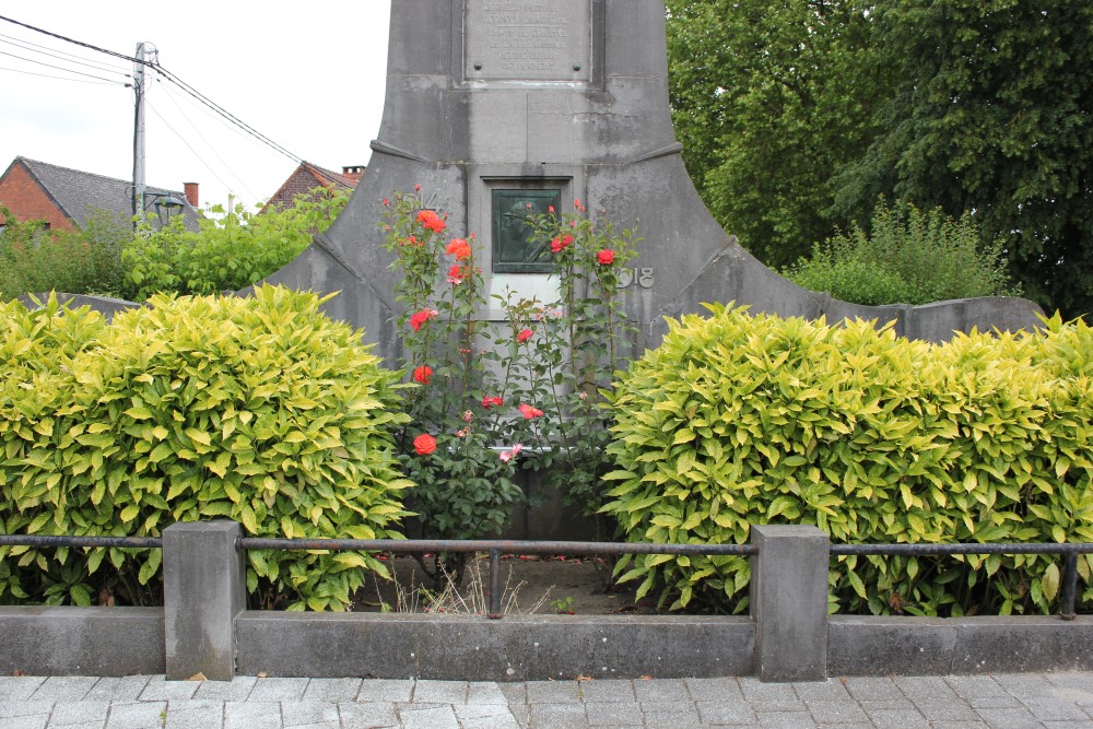 War Memorial Hollain #2