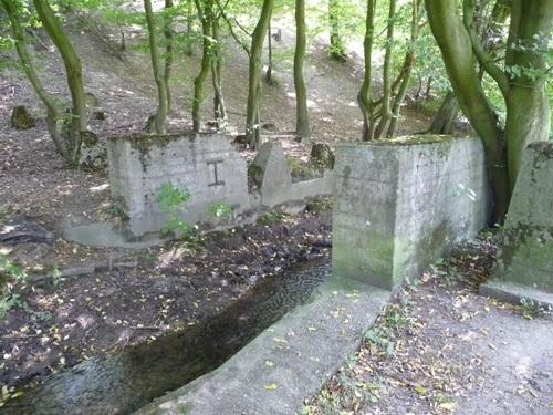 Tank Barrier Inde Stream