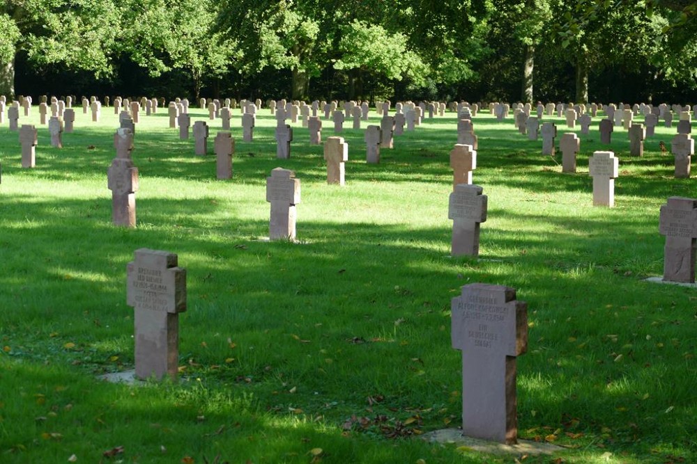 German War Cemetry Saint Desir-de-Lisieux #4