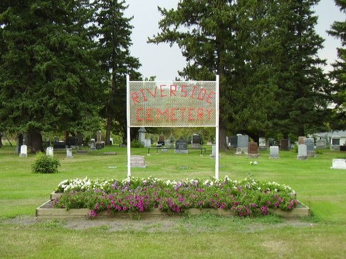 Oorlogsgraf van het Gemenebest La Rivière Riverside Cemetery