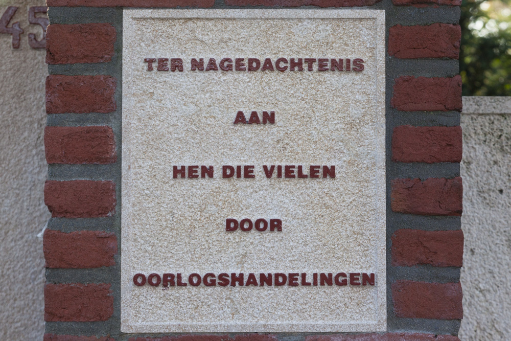 Oorlogsmonument Algemene Begraafplaats Woudenberg #3