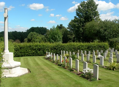 Commonwealth War Graves All Saints Churchyard Extension