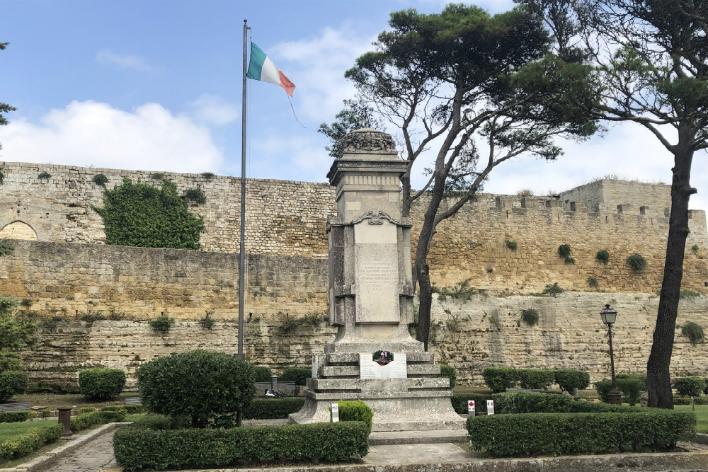 Italiaans Oorlogsmonument Enna