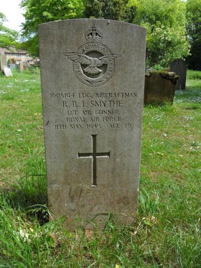 Commonwealth War Graves St. Mary Churchyard #1