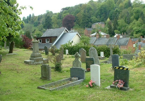 Commonwealth War Graves St Nicholas Churchyard #1