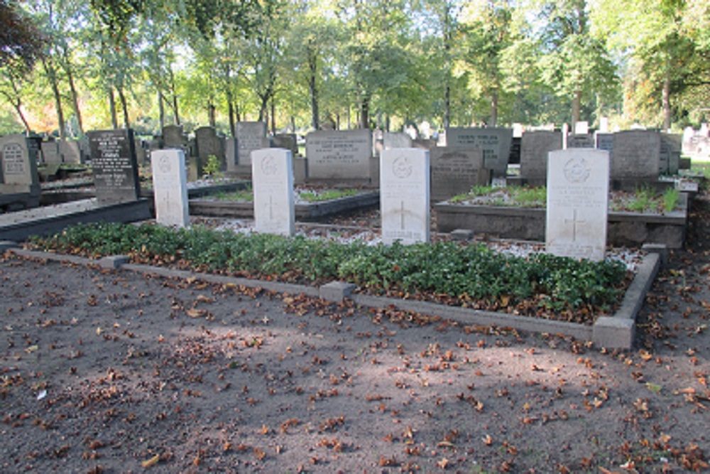 Commonwealth War Graves Protestant Churchyard Dalen
