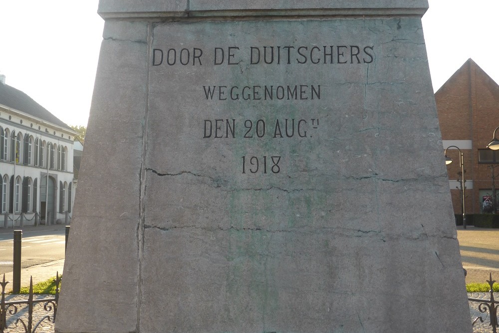 Farmers War Memorial Overmere #3