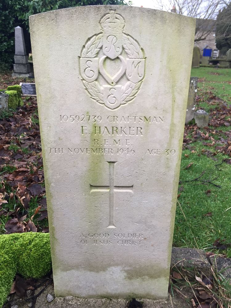 Commonwealth War Grave Grassington Independent Chapelyard #1