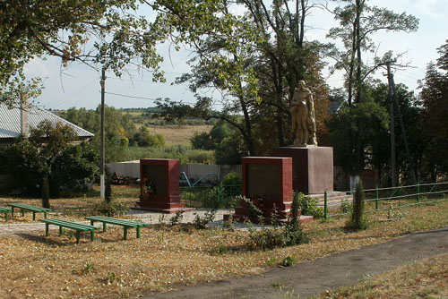 Mass Grave Soviet Soldiers Predtechyno #1