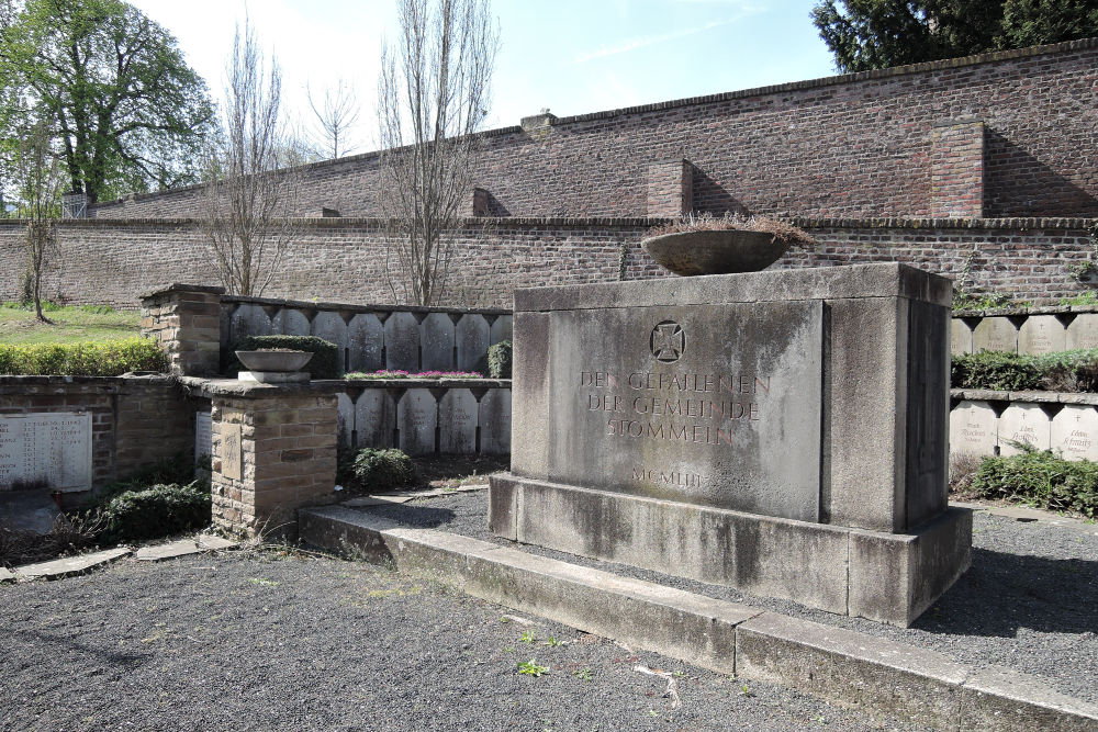 War Memorial Stommeln #3