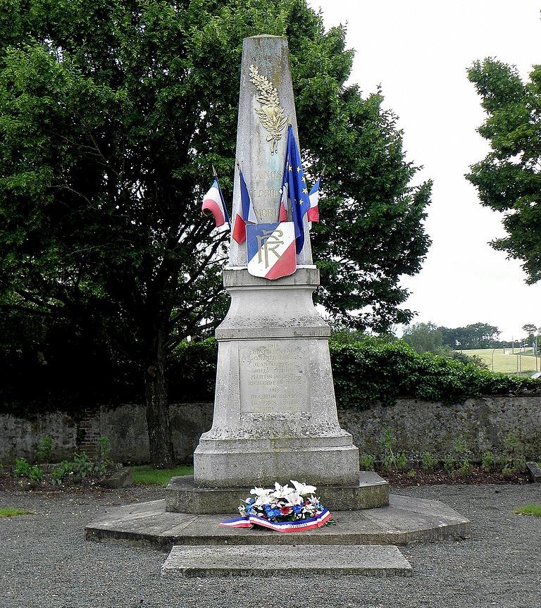 Oorlogsmonument Brezolles #1