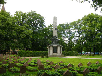 Sovjet Oorlogsbegraafplaats Bassinplatz