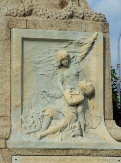 Oorlogsmonument Boussac #2