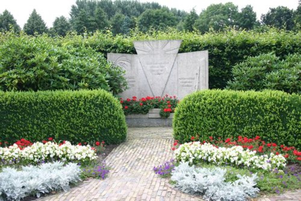 Oorlogsmonument Nieuw Buinen #1