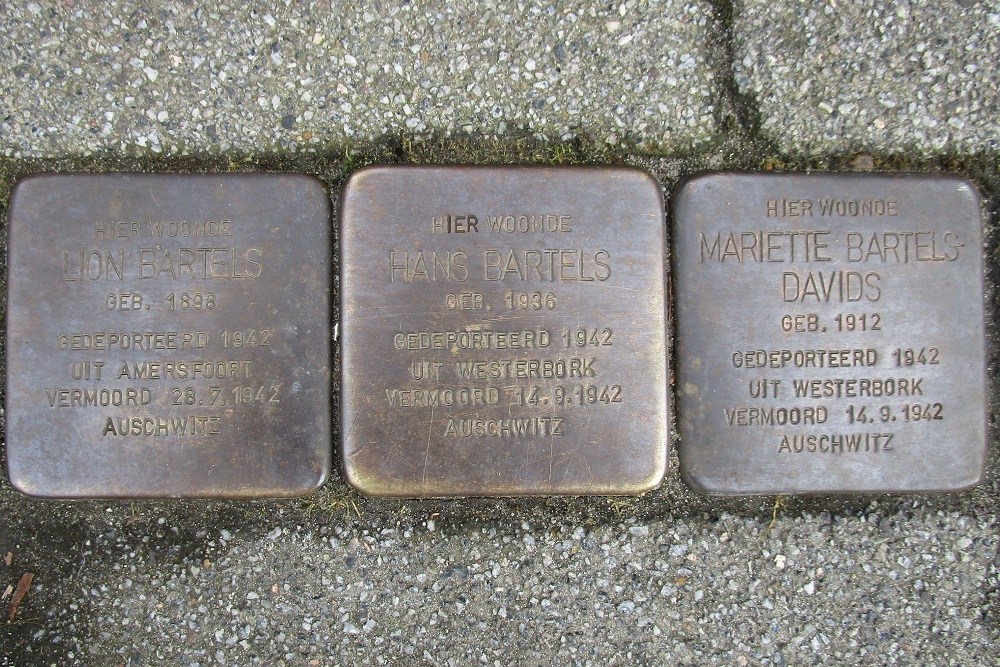 Stolpersteine Oudedijk 57a #1