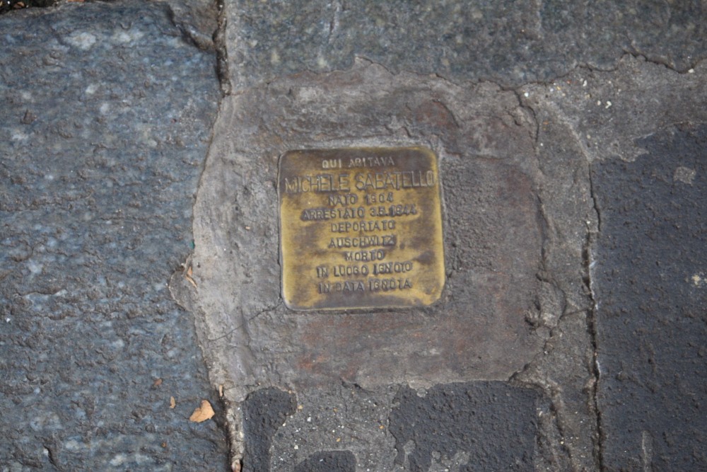 Stolpersteine, Lungotevere Cenci 4