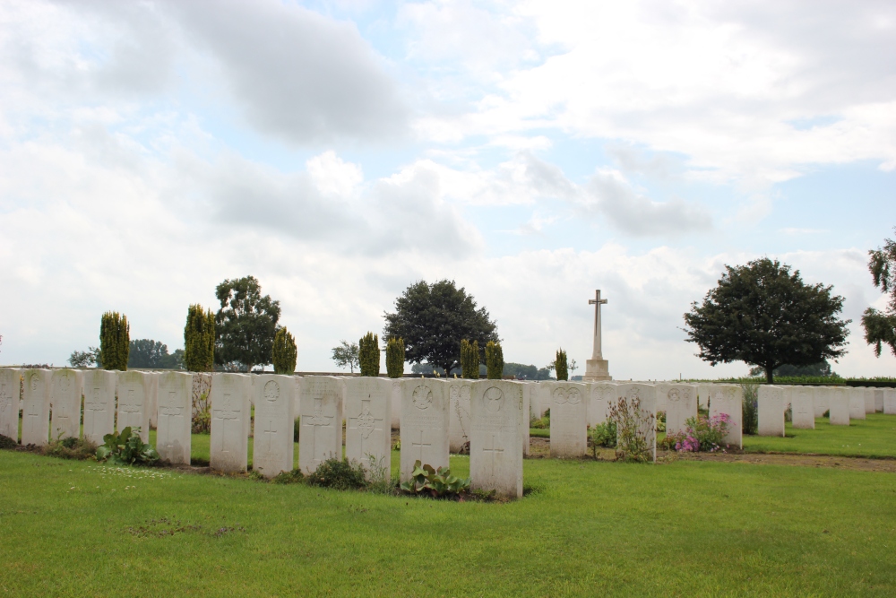 Commonwealth War Cemetery Mendinghem #3