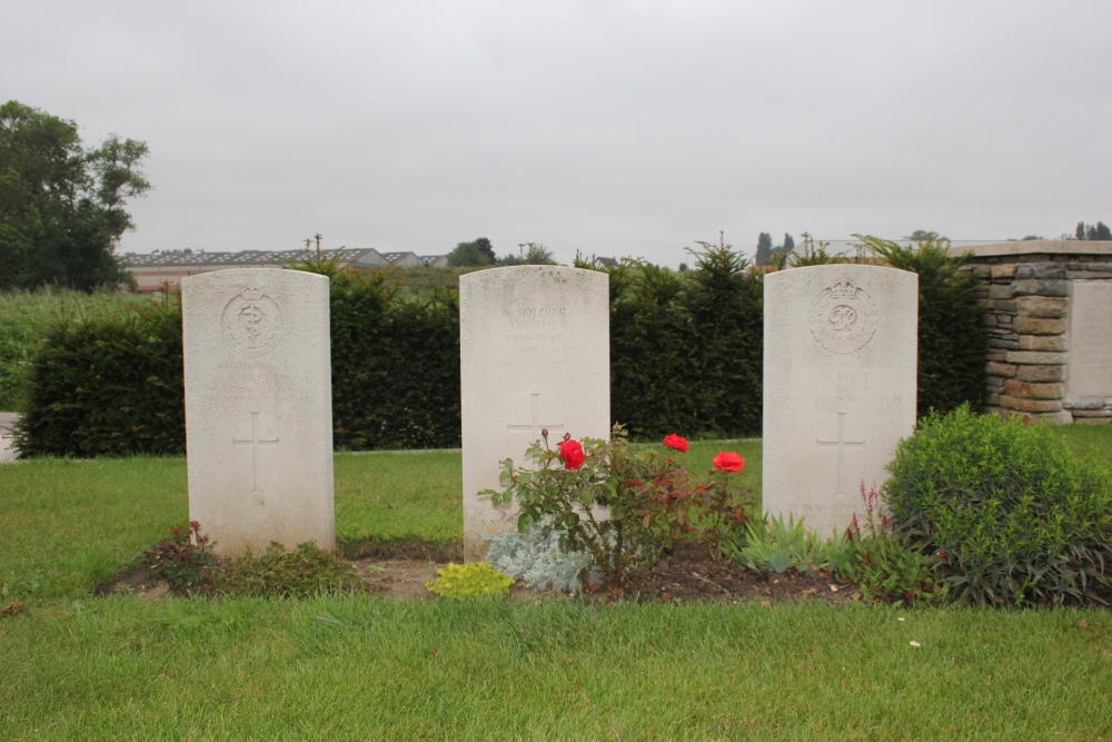 Commonwealth War Cemetery Croix-Rouge #5