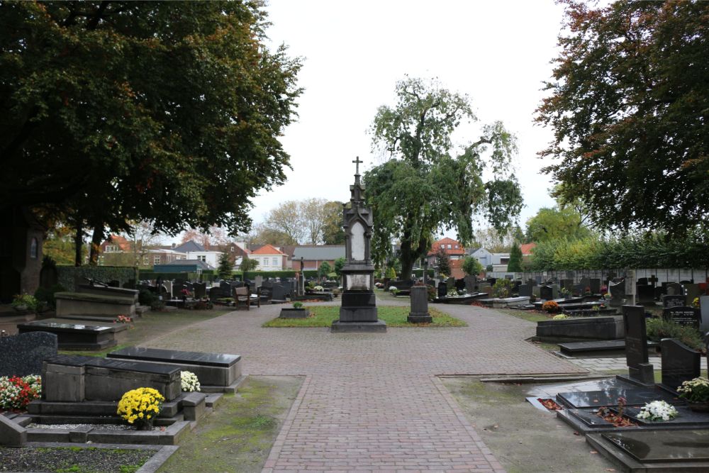 Oorlogsmonument Begraafplaats St. Janskerk Kaatsheuvel