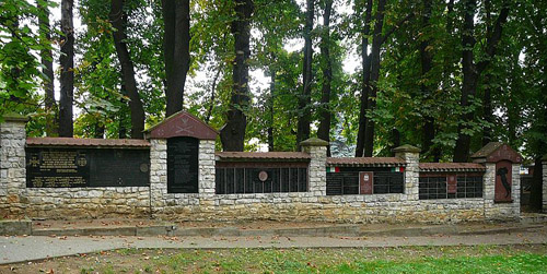 Oorlogsmonument Oude Begraafplaats Olkusz