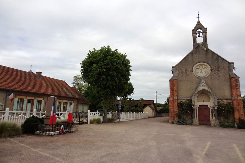 War Memorial La Chapelle-aux-Chasses