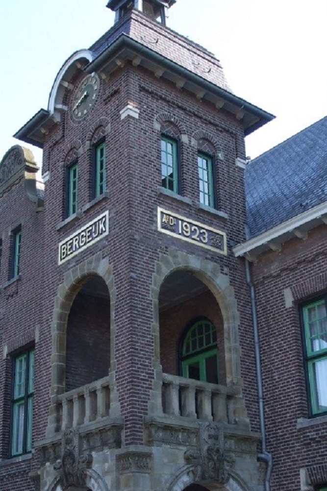 Gedenkteken Gemeentehuis Bergeijk #2