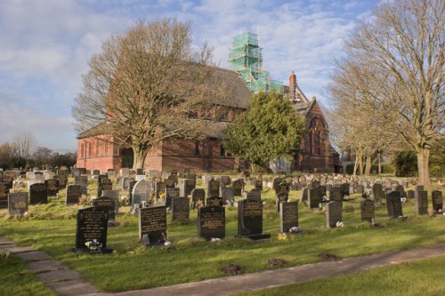 Commonwealth War Graves St. Elizabeth of Hungary Churchyard #1