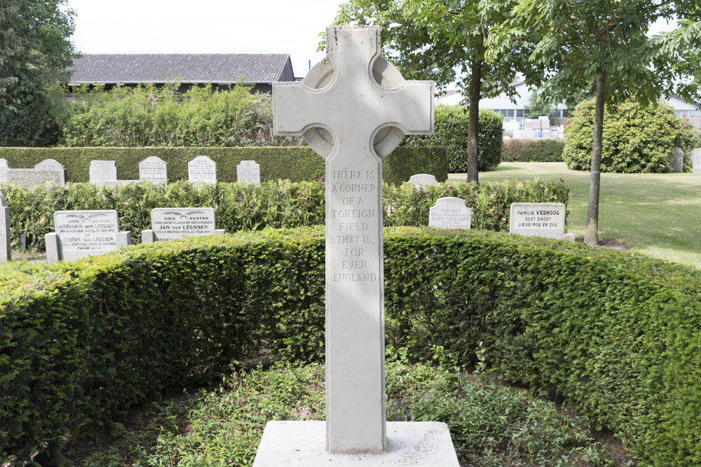 RAF Monument Algemene Begraafplaats Ommen