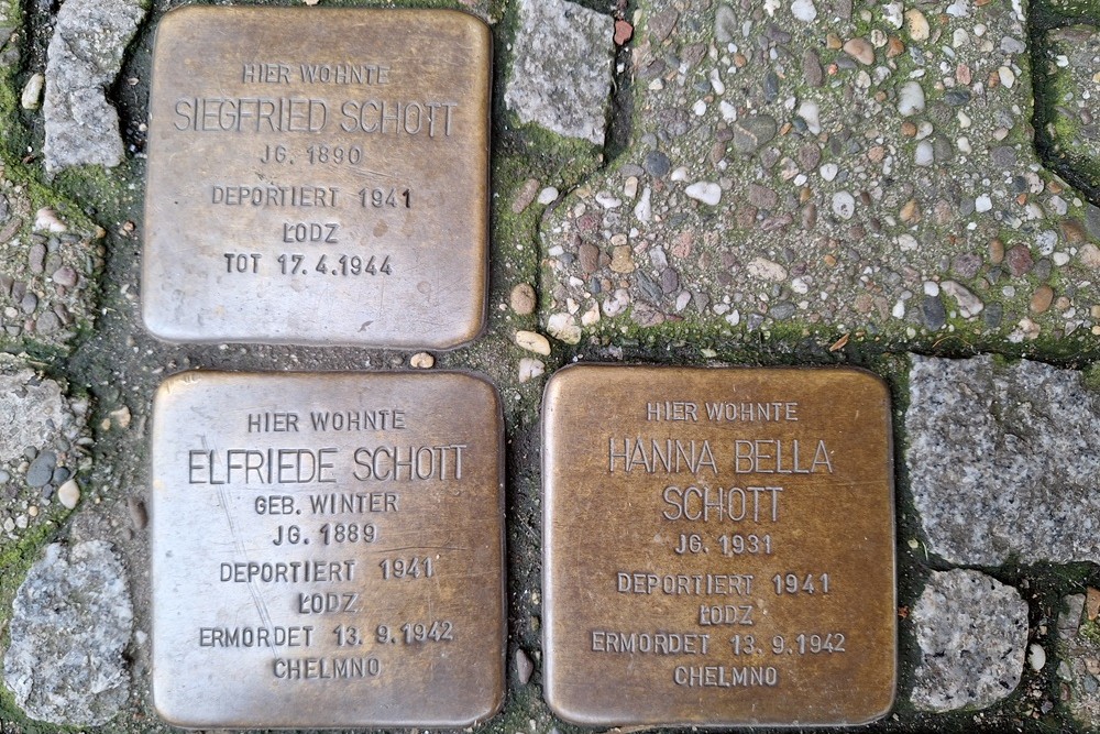 Stolpersteine Stresemannstraße 30